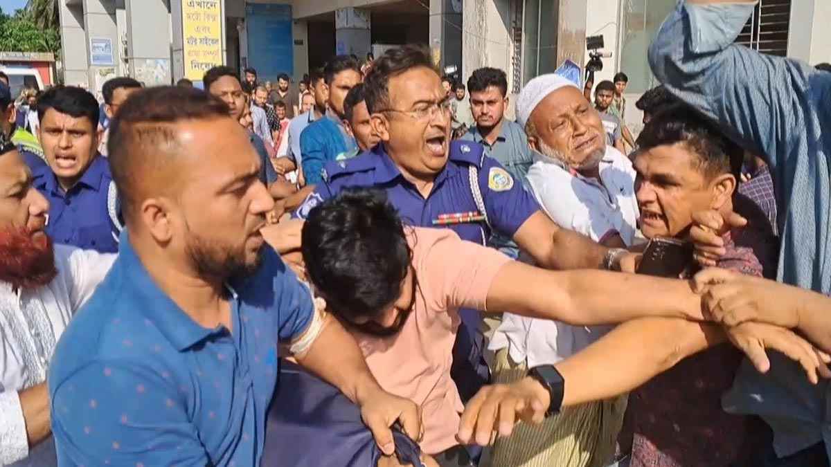 ভোলায় চিকিৎসকের অবহেলায় রোগীর মৃত্যু, ডাক্তারকে গণধোলাই