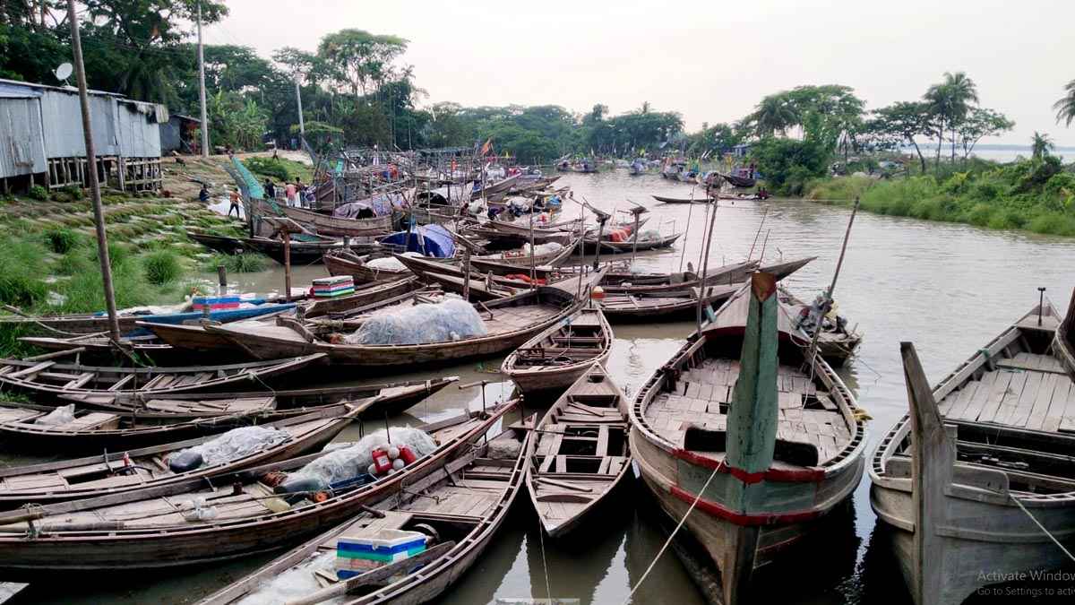 মধ্যরাতে শেষ হচ্ছে নিষেধাজ্ঞা, ইলিশ ধরতে জেলেদের প্রস্তুতি