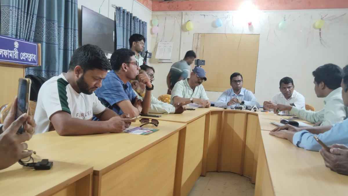 নীলফামারীতে গণশুনানি উপলক্ষ্যে দুদকের মতবিনিময়