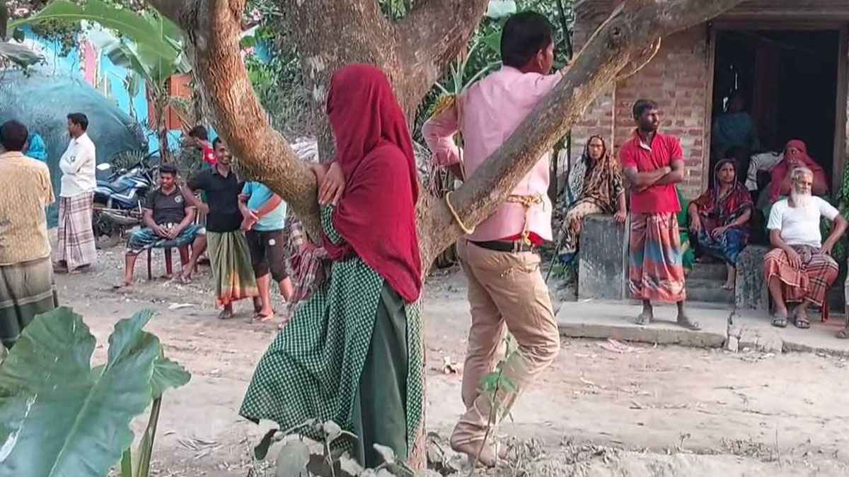 রাজশাহীর নান্দিগ্রামে প্রেমিক যুগলকে গাছে বেঁধে রাখলো গ্রামবাসী