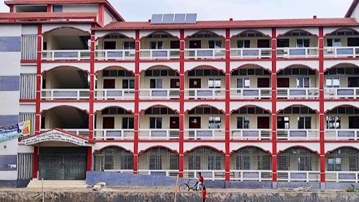 চাঁদপুরে ৫ দাখিল পরীক্ষার্থী বহিষ্কার, ৪ শিক্ষককে অব্যাহতি