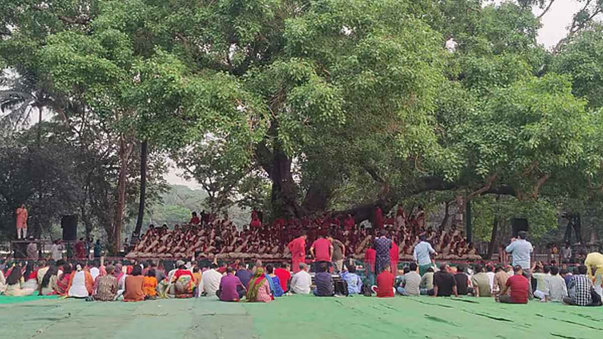 রমনার বটমূলে ছায়ানটের বর্ষবরণ অনুষ্ঠান শুরু