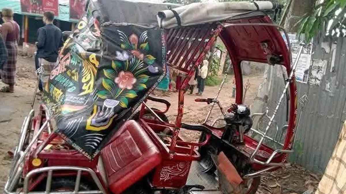 ঈদগাঁওয়ে সড়ক দুর্ঘটনায় কিশোরের মৃত্যু 