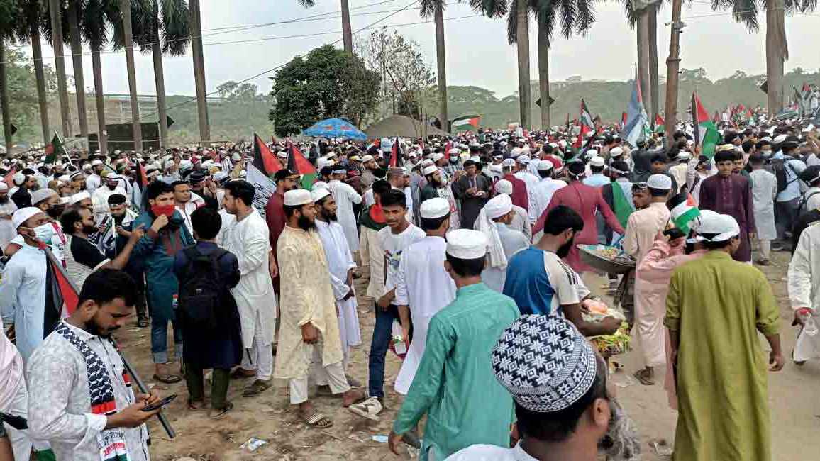 সোহরাওয়ার্দীর কর্মসূচি ঘিরে ফিলিস্তিনের পতাকা-টিশার্ট বিক্রির ধুম