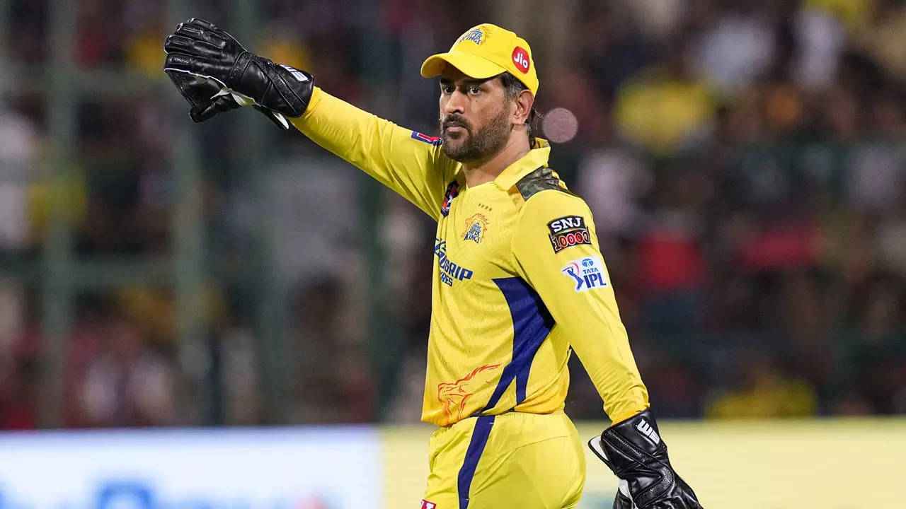 আইপিএলের মাঝে ধোনিকে অধিনায়ক করল চেন্নাই ‍সুপার কিংস