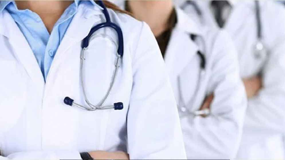 স্বাস্থ্য ক্যাডারদের কারণে আটকে আছে সাড়ে ৭ হাজার চিকিৎসকের পদোন্নতি!