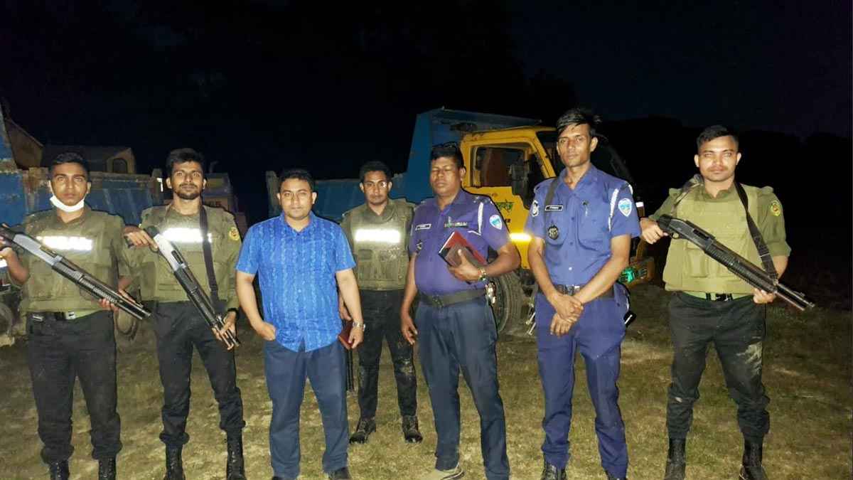 ফসলি জমির মাটিকাটায় ২ স্কেভেটর অকেজো ও ৬ ট্রাক জব্দ