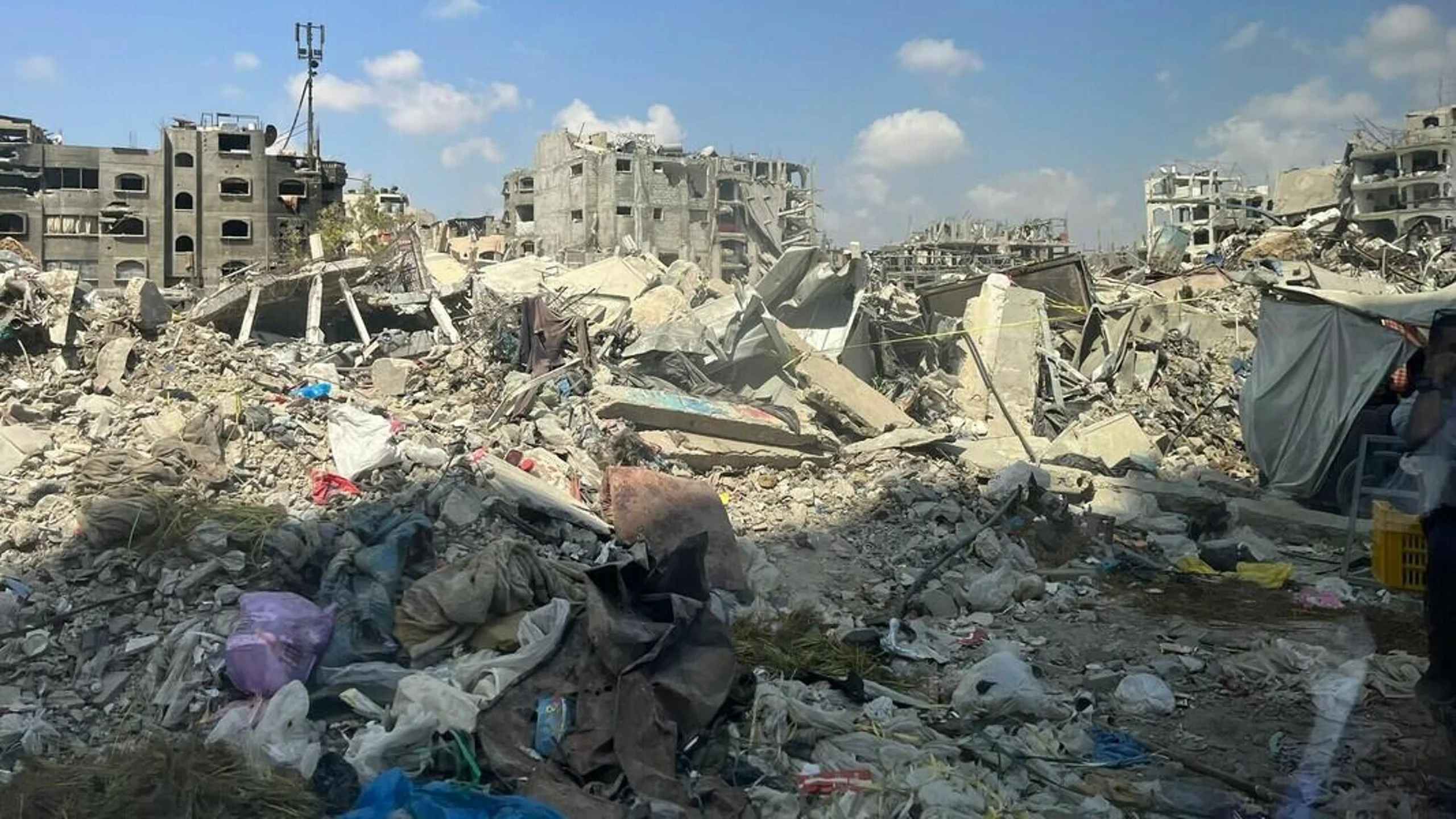 ১ মাসে গাজায় একটিও ত্রাণের ট্রাক ঢুকেনি