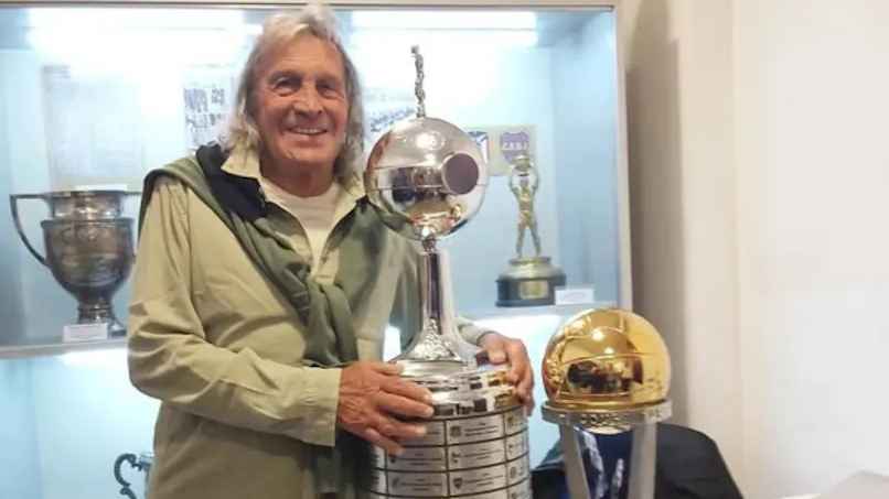 না ফেরার দেশে আর্জেন্টাইন কিংবদন্তি গোলরক্ষক