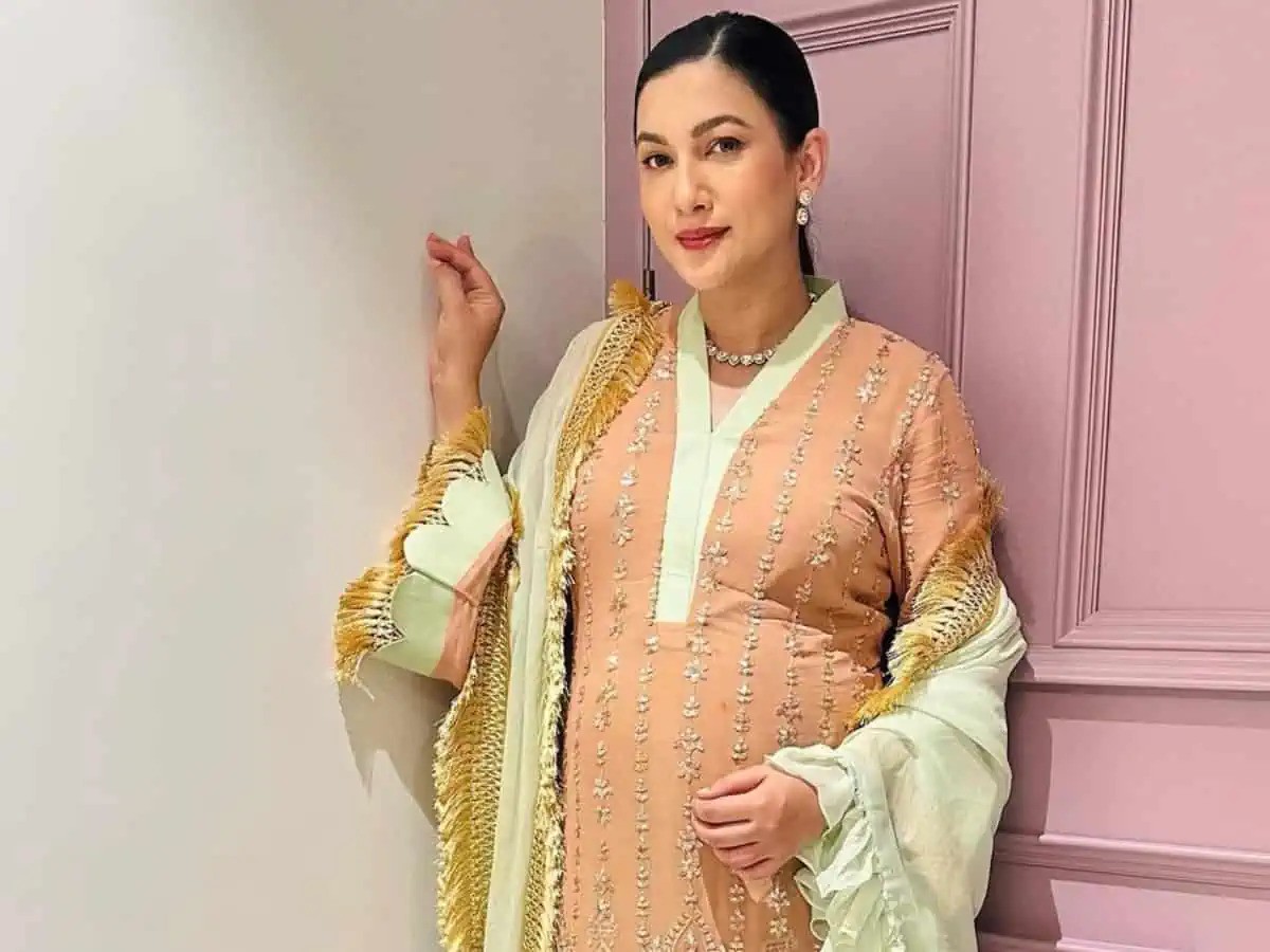 gauahar-khan-gender-ezgif.com-webp-to-jpg-converter_(1)