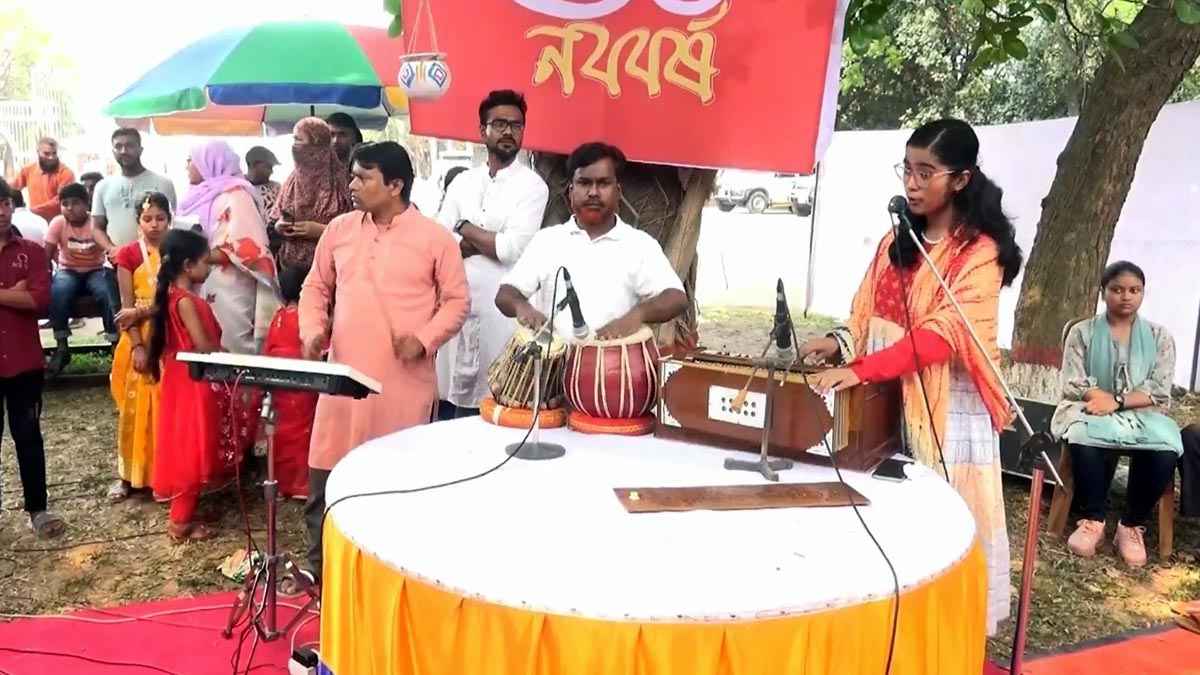 কারাগারে বন্দিদের সঙ্গে বর্ষবরণ ও শুভেচ্ছা বিনিময় করলেন আইজি প্রিজন