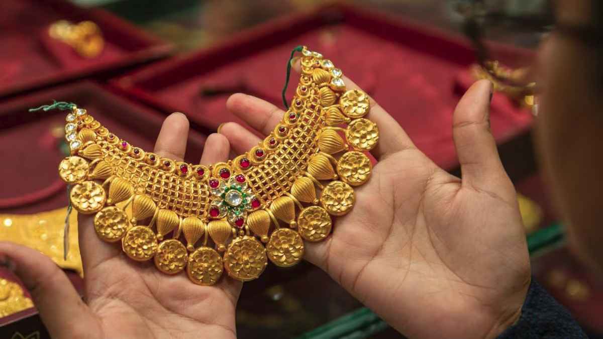 বিশ্ববাজারে স্বর্ণের দামে ফের রেকর্ড
