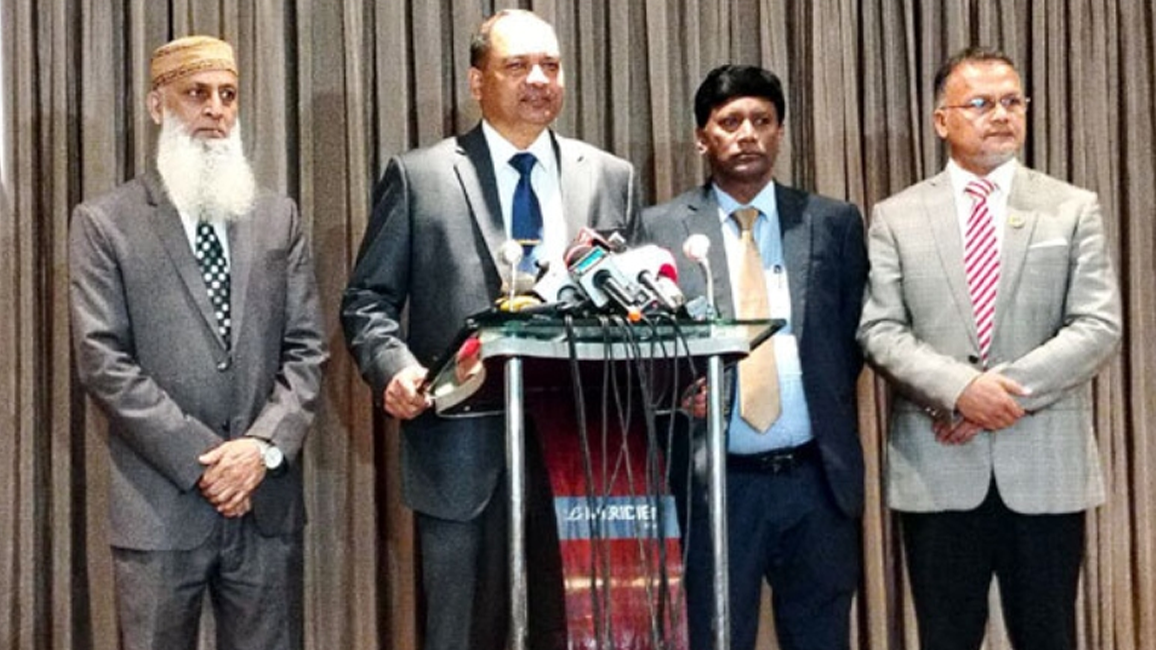 ঢাকাতেই ৭৭ হাজার হজযাত্রীর ইমিগ্রেশন