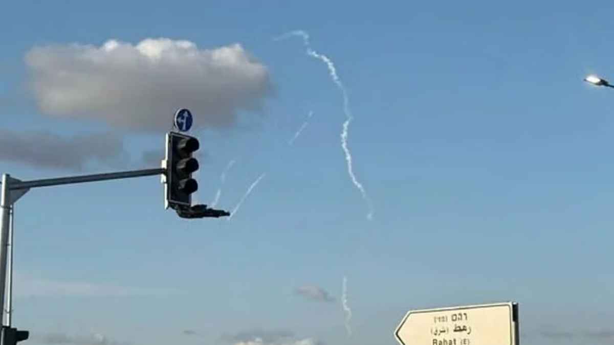 ইসরায়েলে ২ ব্যালিস্টিক ক্ষেপণাস্ত্র হামলা হুতি বিদ্রোহীদের