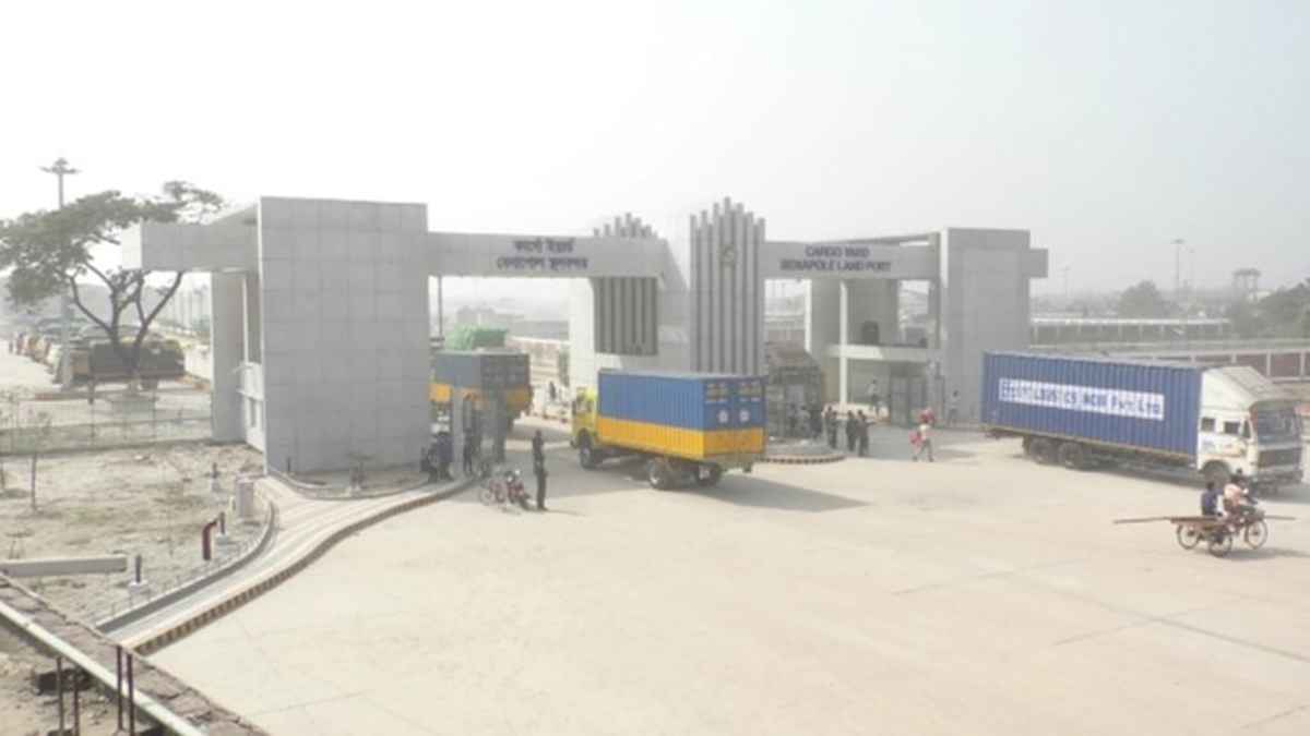 ট্রানজিট সুবিধা প্রত্যাহারের পর ফেরত যাচ্ছে রফতানি পণ্যবোঝাই ট্রাক