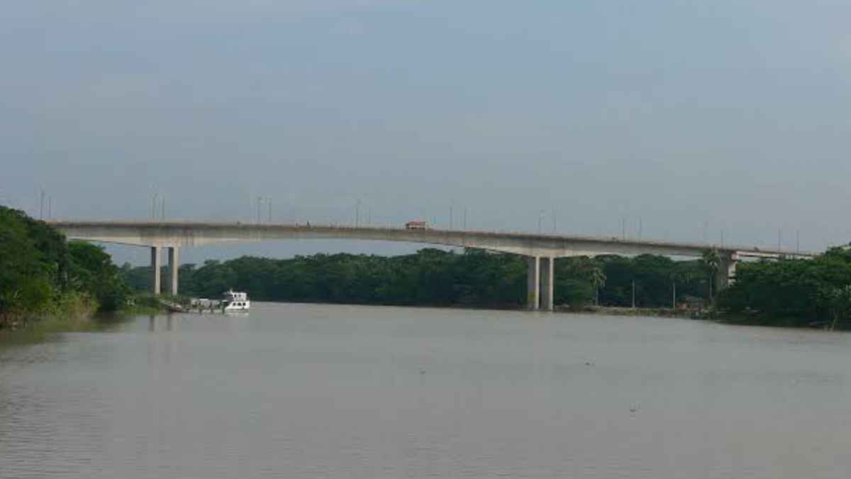 নাব্যতা সংকটে ঝালকাঠির গাবখান চ্যানেল, নৌযান চলাচল ব্যাহত