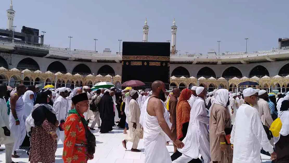 তাওয়াফের পর নামাজ পড়ার নিয়ম