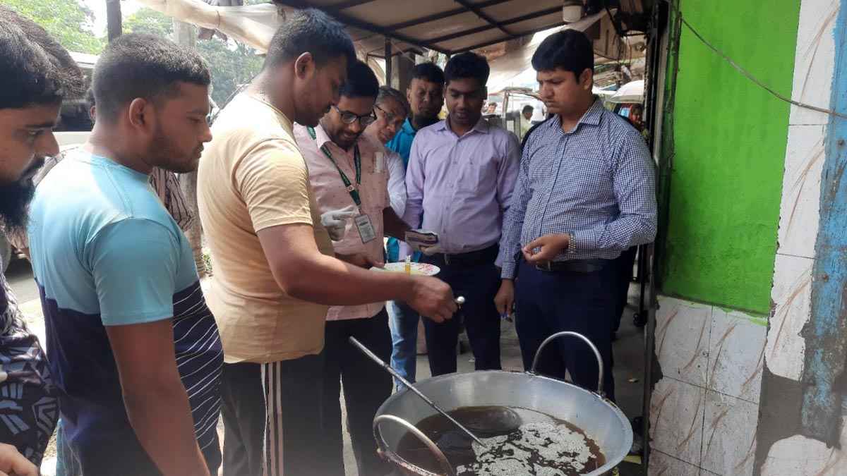 খুলনায় ভোক্তা অধিকারের অভিযানে ১১ প্রতিষ্ঠানকে জরিমানা