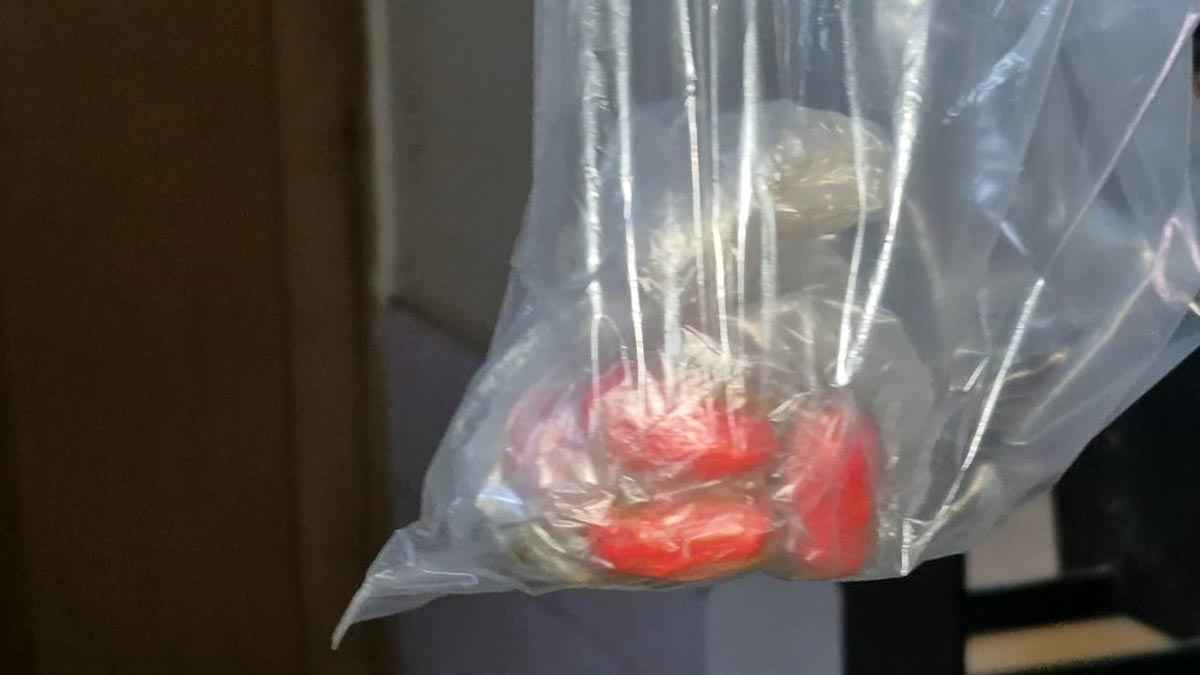 বগুড়ায় মাদক কারবারির পেট থেকে ৮৫০ পিস ইয়াবা উদ্ধার