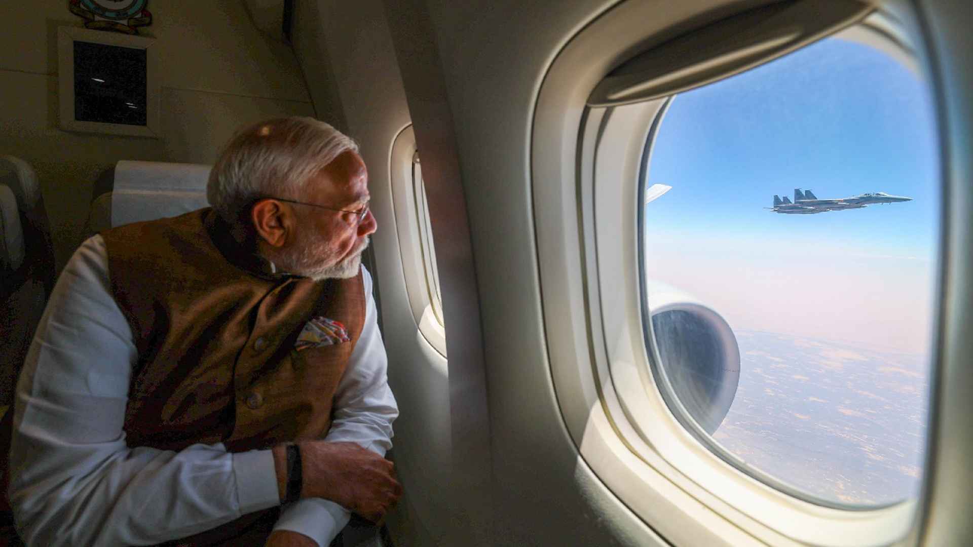 পাকিস্তানের আকাশপথ এড়িয়ে গেলেন মোদি