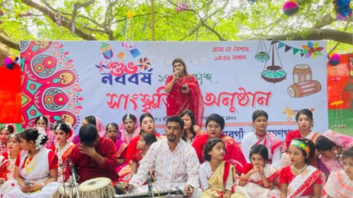 সোনারগাঁয়ে উৎসবমুখর পরিবেশে নববর্ষ উদযাপন