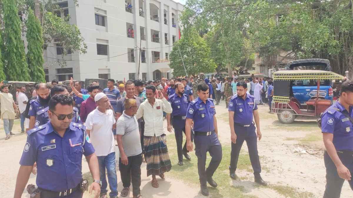 নড়াইলে ছাত্র আন্দলনে হামলার ৩ মামলায় ৪৮ জন কারাগারে