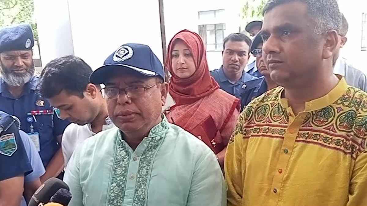 নাটোরে চুরি হওয়া মালখানা পরিদর্শনে ডিআইজি 