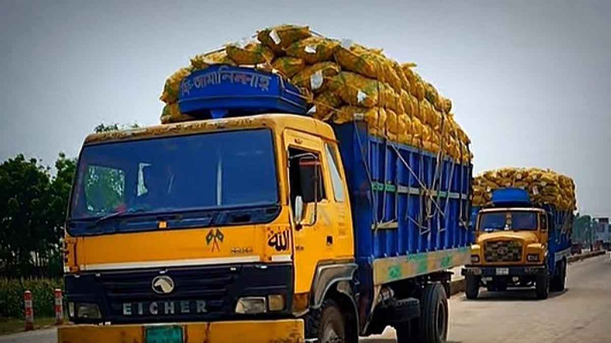 বাংলাবান্ধা স্থলবন্দর দিয়ে নেপালে গেল ১৪৭ মেট্রিক টন আলু