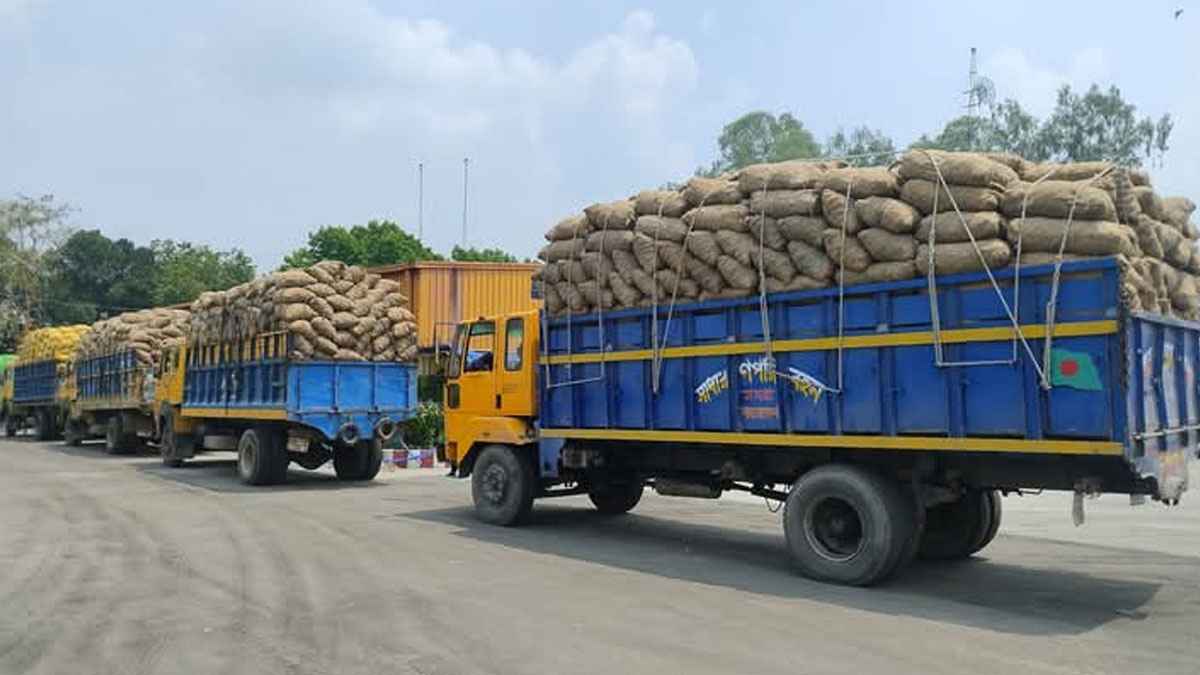 বাংলাবান্ধা বন্দর দিয়ে নেপালে রফতানি ৩৭৮ মেট্রিক টন আলু