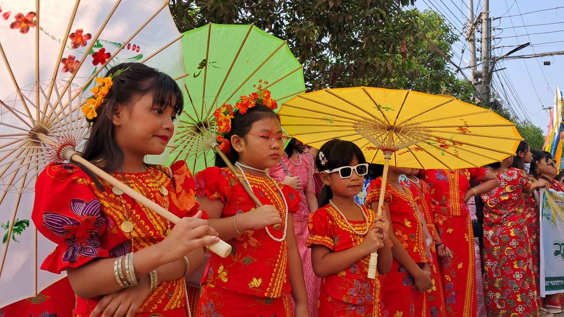 বান্দরবানে বর্ণাঢ্য আয়োজনে মারমা নববর্ষ ‘মাহাঃ সাংগ্রাই পোয়েঃ’ উদযাপন