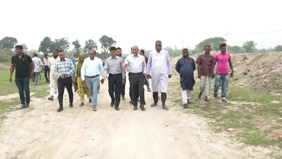 চীনের তৈরি হাসপাতালের জন্য নীলফামারীতে স্থান পরিদর্শন