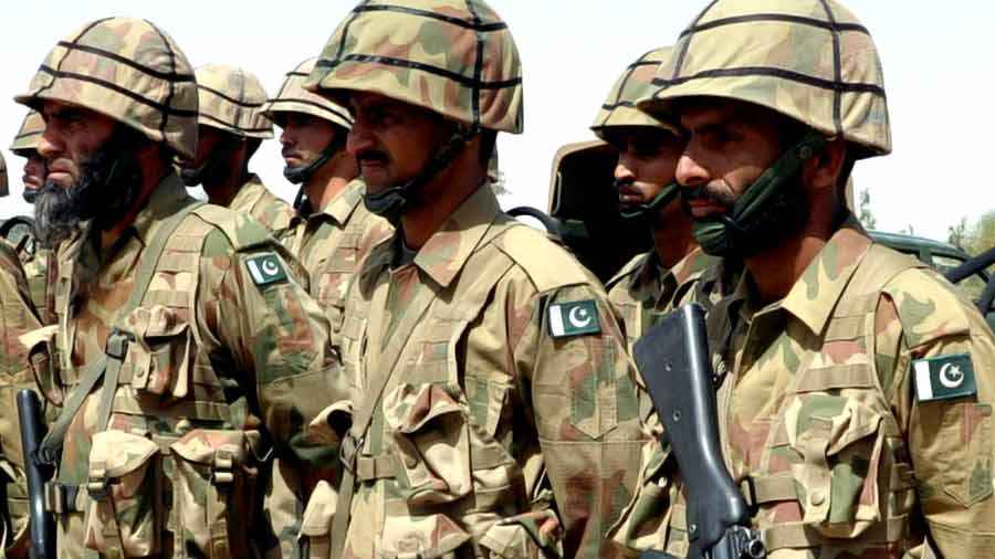 ভারত সীমান্তে সেনা বাড়াচ্ছে পাকিস্তান, আনা হচ্ছে যুদ্ধবিমান!