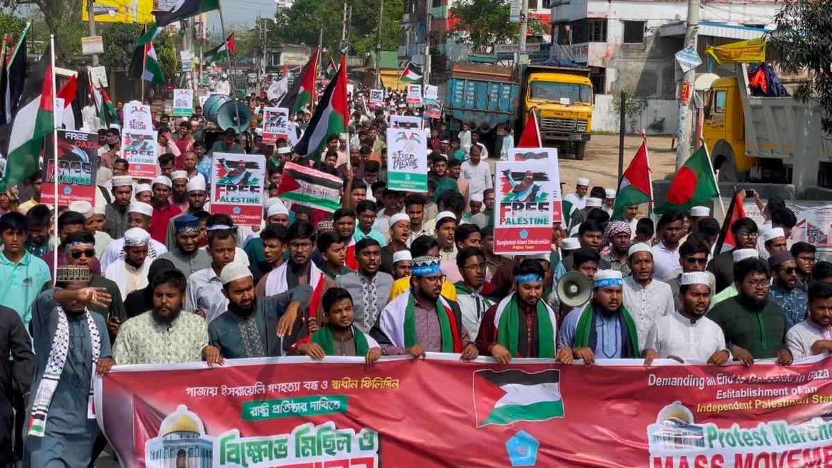 স্বাধীন ফিলিস্তিন রাষ্ট্রের দাবিতে পাবনায় ছাত্রশিবিরের বিক্ষোভ