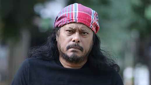 শিল্পীদের রাজনীতিতে যোগ দেওয়া উচিত না: জেমস