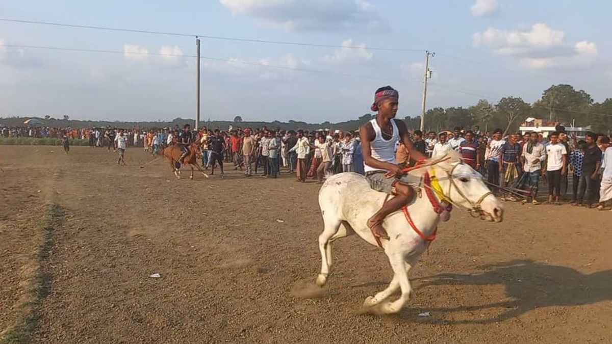 রাজবাড়ীতে ঐতিহাসিক ঘোড় দৌড় প্রতিযোগিতা অনুষ্ঠিত
