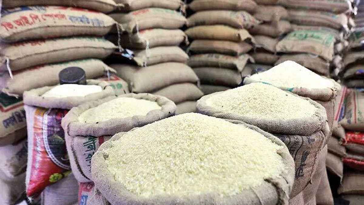 সিঙ্গাপুর থেকে ৫০ হাজার টন সিদ্ধ চাল আনবে সরকার