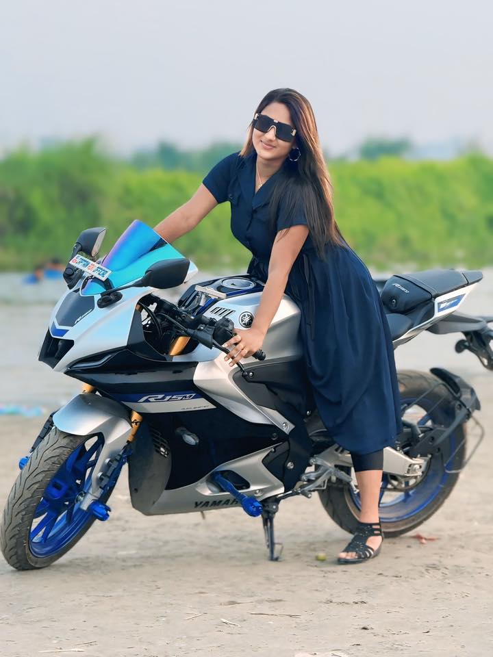 riya_moni_13 riya_moni_13