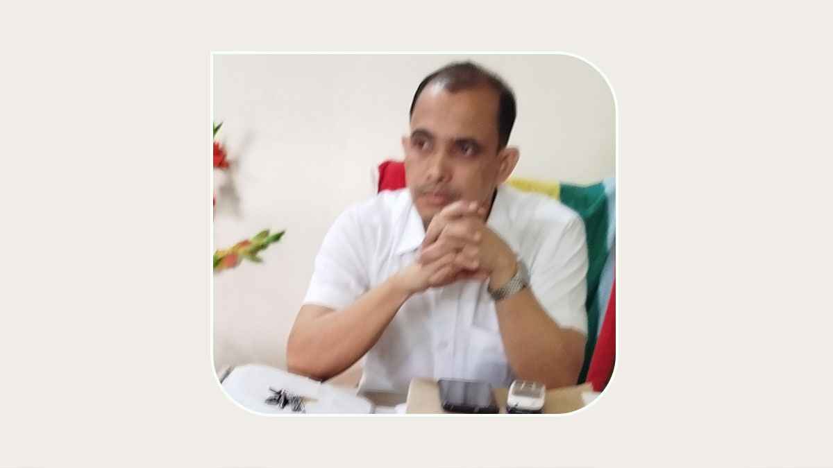 মোহনগঞ্জ রেলস্টেশনে টিকিট কালোবাজারির অভিযোগ