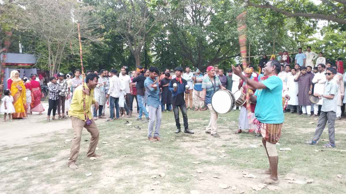 বাঙালি সংস্কৃতিকে তুলে ধরতে রাবিতে ঐতিহ্যবাহী লাঠি খেলা