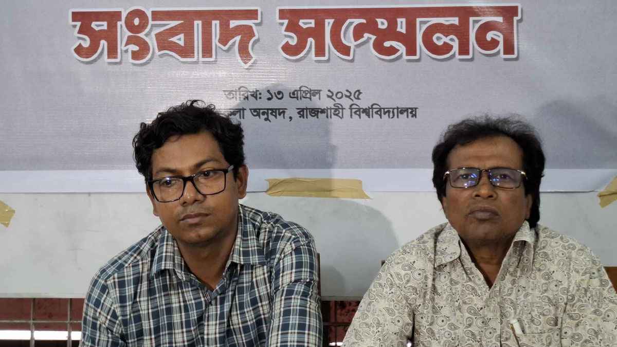 নববর্ষে রাবি অধ্যাপকের ৩০০ ফুট দৈর্ঘ্যের স্ক্রলচিত্র প্রদর্শনী
