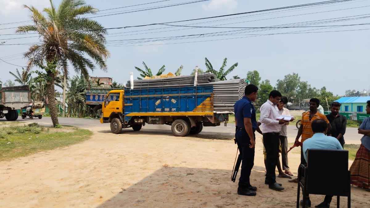 শেরপুরে উচ্চ শব্দে হর্ন বাজানোয় ৮ ট্রাক চালককে জরিমানা