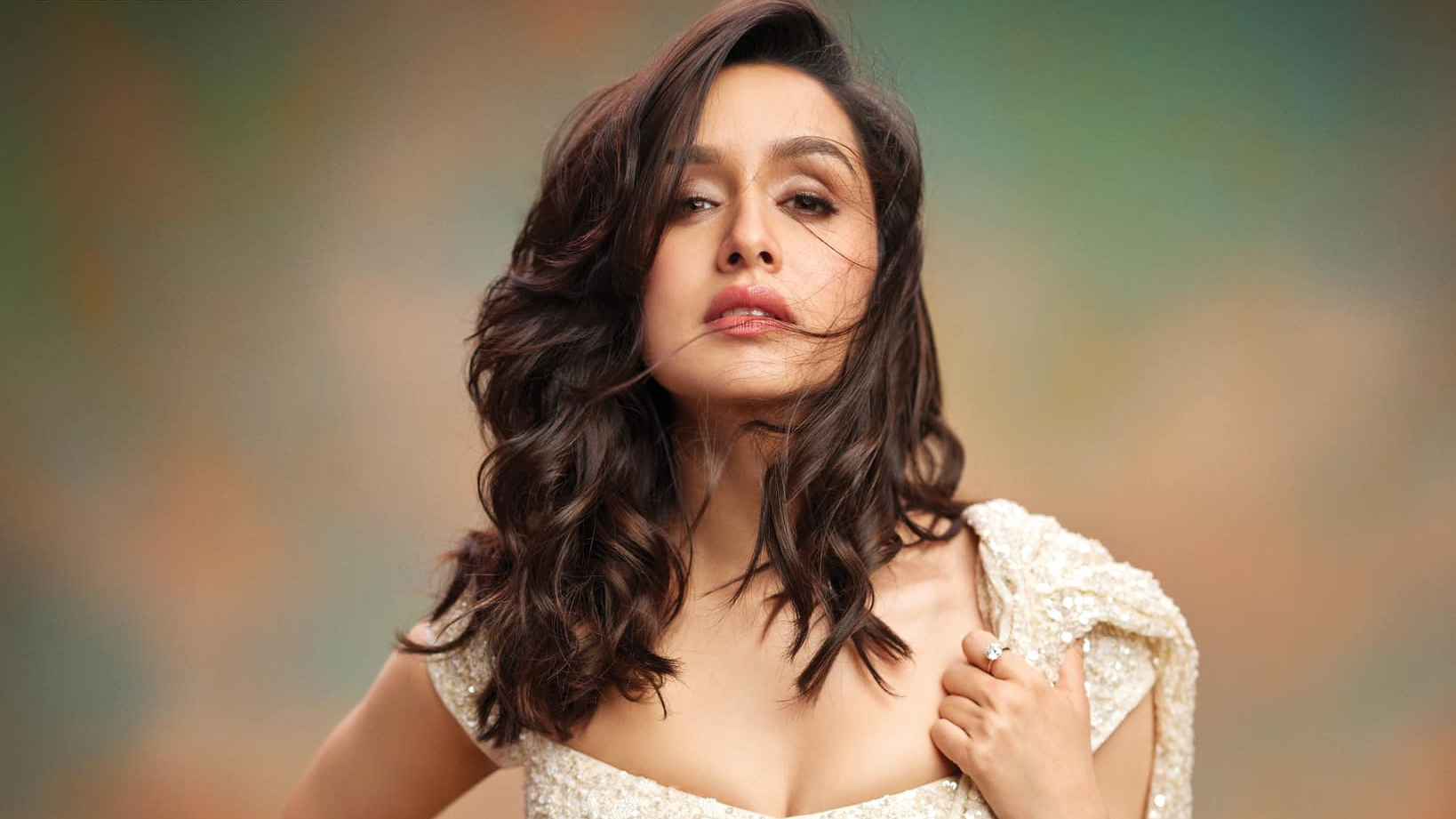 ‘শ্রদ্ধা কাপুরের হাসি পেতনির মতো’