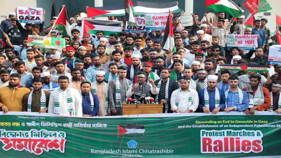 ফিলিস্তিনে আবারও বোমা হামলা চালালে কঠোর জবাবের হুঁশিয়ারি শিবির নেতাদের