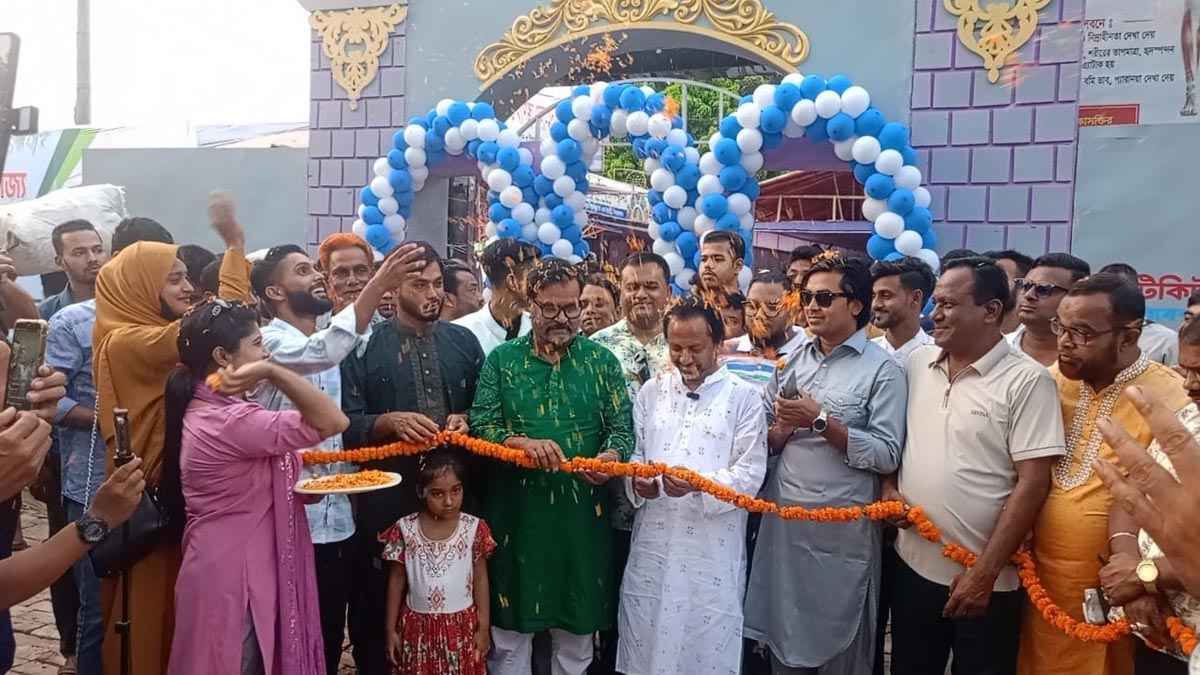 সিরাজগঞ্জে বাণিজ্য মেলা উদ্বোধন