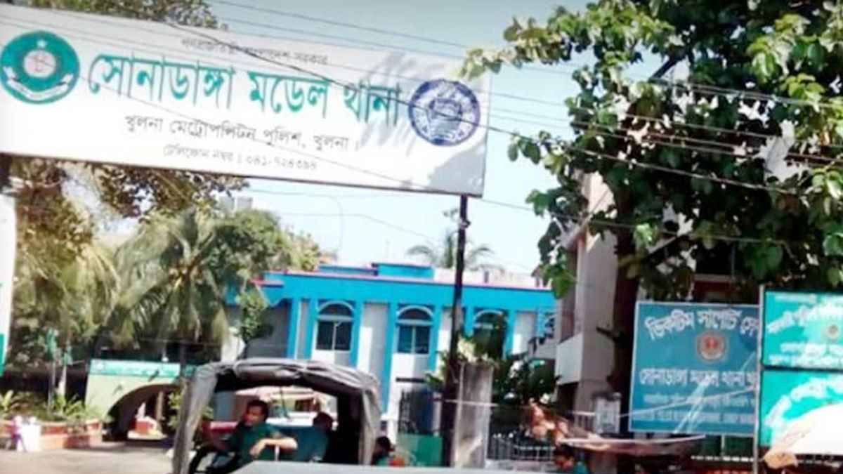 খুলনায় যুবককে কুপিয়ে জখম