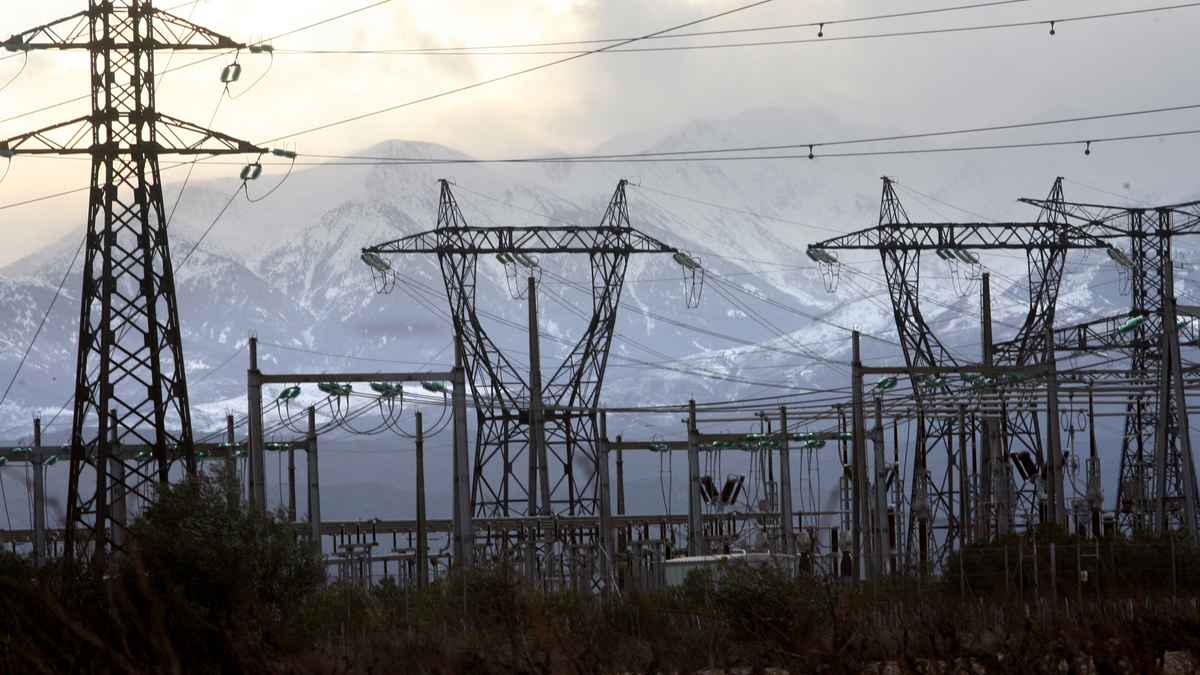 স্পেন ও পর্তুগালের বৃহৎ অংশে বিপর্যয়, বিদ্যুৎহীন লাখ লাখ মানুষ