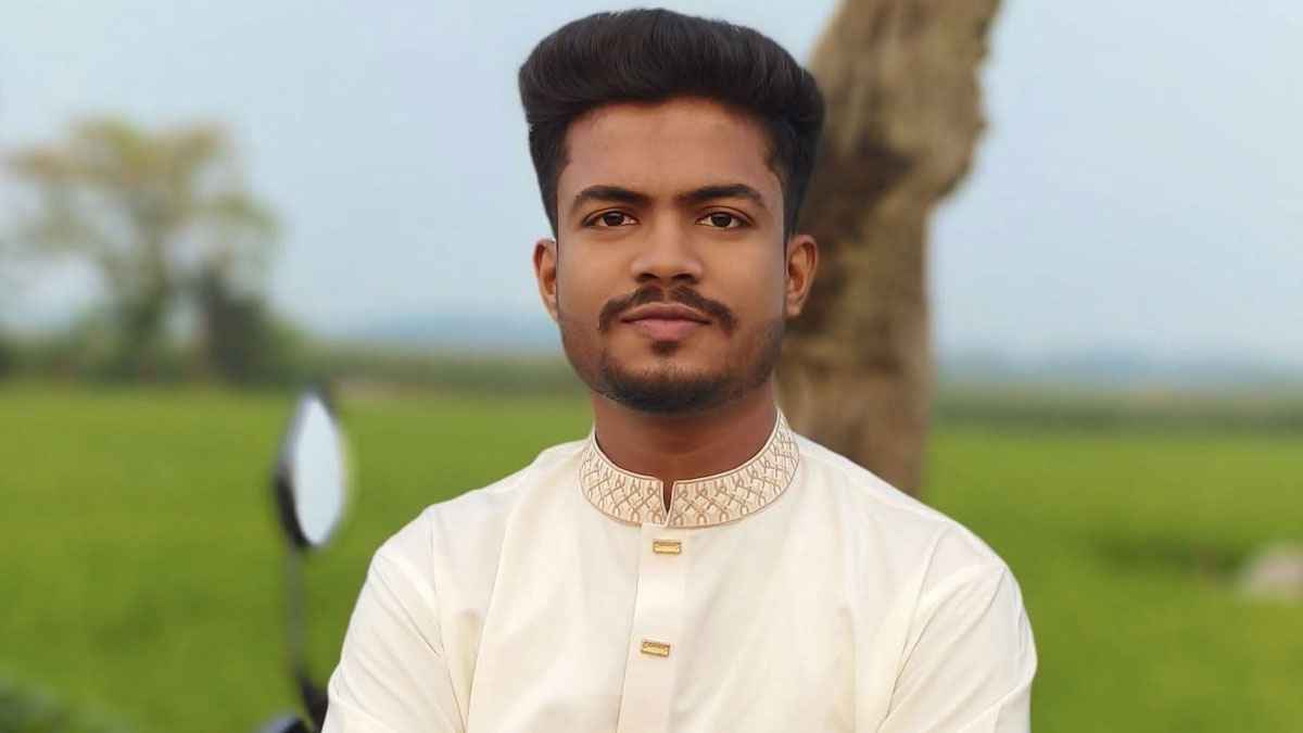 পুলিশ ফাঁড়িতে বিএনপির হামলা, লাইভে কাঁদলেন কেন্দ্রীয় সমন্বয়ক