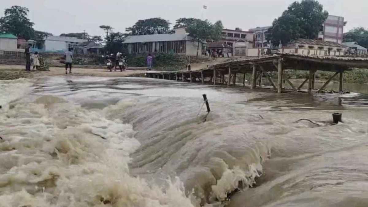 পাহাড়ি ঢলে সোমেশ্বরী নদীর পানি বৃদ্ধি
