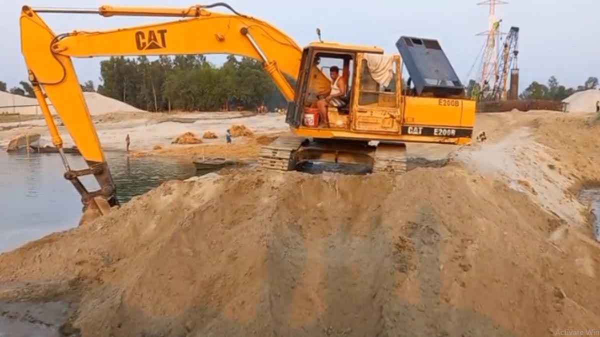 যমুনা নদীতে অবৈধভাবে বালু উত্তোলন, ৭ জনের কারাদণ্ড