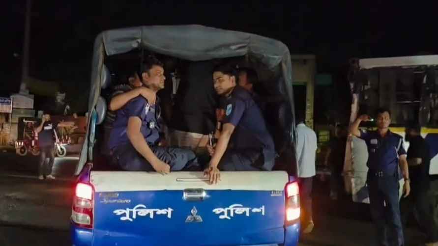 গাজীপুরে ক্যাসিনো ব্যবসায়ীকে ধরার সময় পুলিশের ওপর হামলা, গ্রেফতার ৭